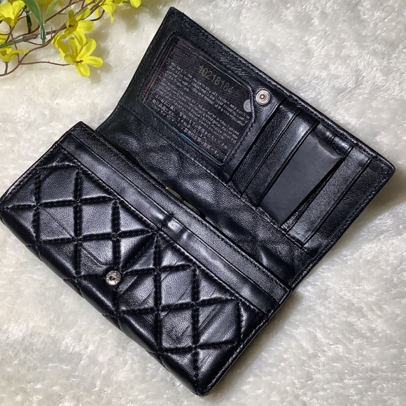 Vintage CHANEL Black Quilted Wallet  Good Condition - Picture 3 of 16